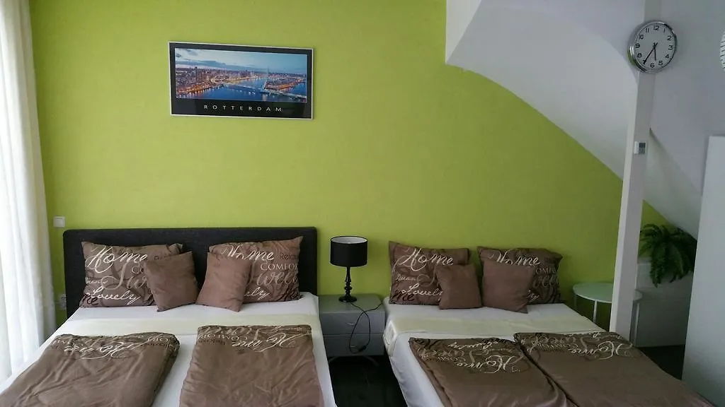 Sewdien'S Apartment Maashaven Rotterdam
