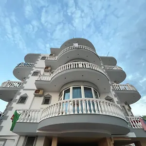 Rizarjo , Ksamil Albania